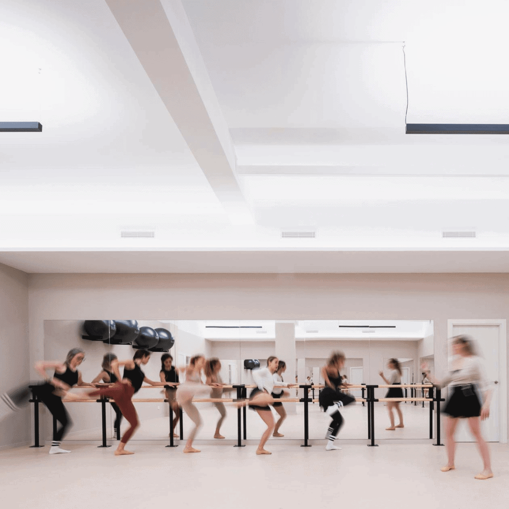 Club Barre Valencia sessions with floor mounted ballet barres